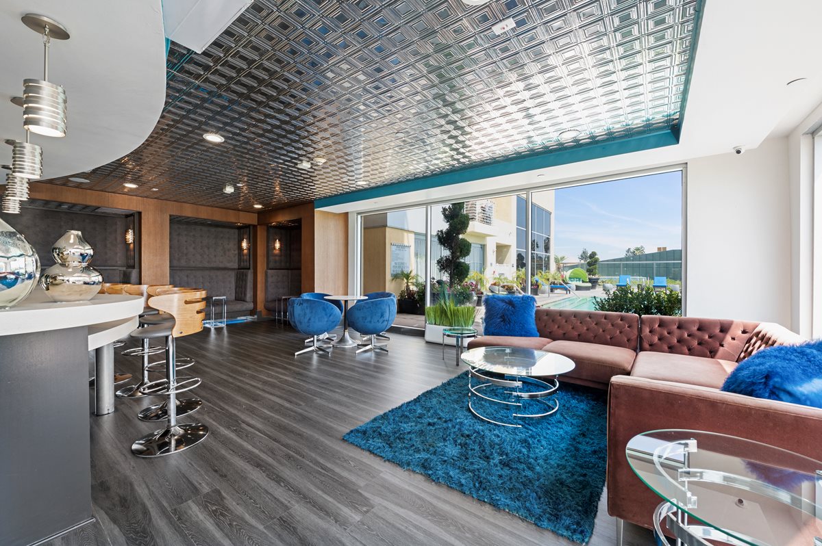 7950 West Sunset Apartments